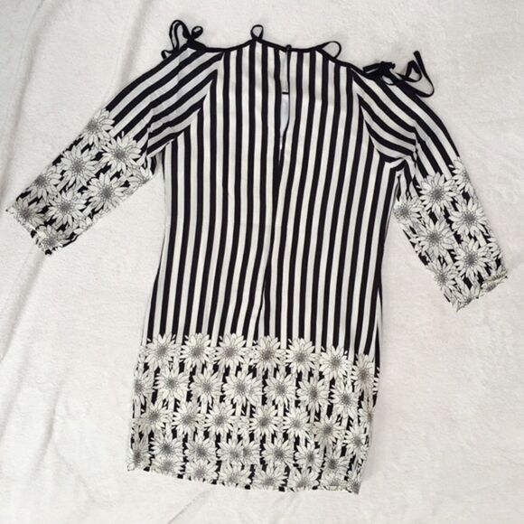 Style London black and white striped off the shoulder dress with floral print he - Picture 8 of 8